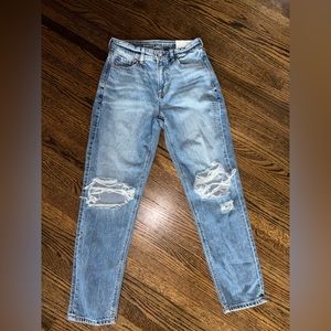 NWT American Eagle Strigid mom jeans